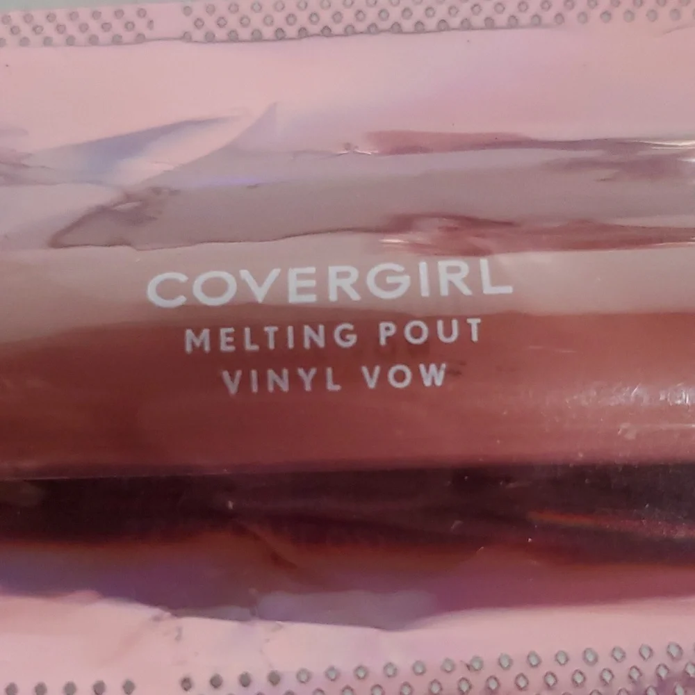 4 Covergirl Melting Pout Vinyl Vow Matte Liquid Lipsticks Lip Color 3.5 NWT